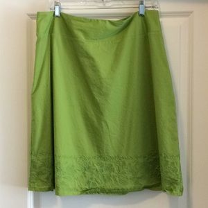 Ladies lightweight mid length skirt